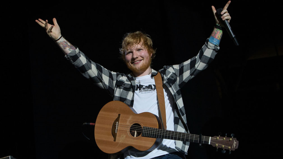 Ed Sheeran, surprins la un meci de fotbal din Anglia. Cărei echipe i-a făcut galerie