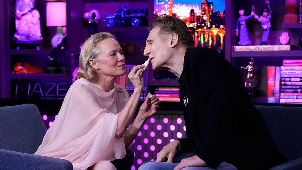 Pamela Anderson a spus, în sfârșit, adevărul despre relația cu Liam Neeson. Unde locuiesc în prezent cei doi