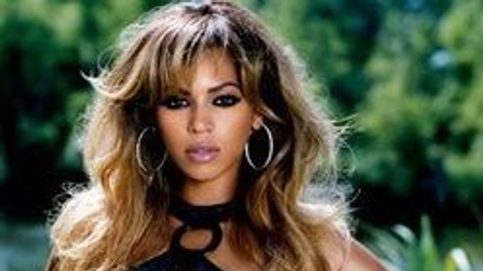 Beyonce a ales-o pe nasa lui Blue Ivy! Ghicesti cine o va boteza pe fetita?