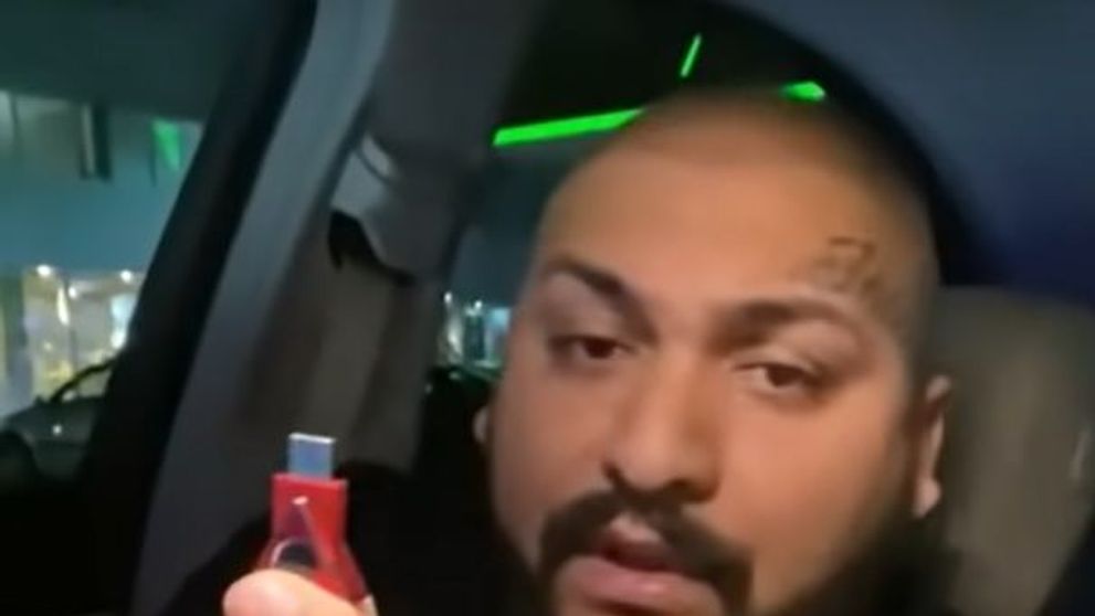 Dani Mocanu, anunț pe YouTube: „Mi s-a furat telefonul”
