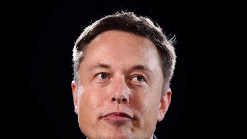 Elon Musk a anunțat crearea robotului umanoid Tesla