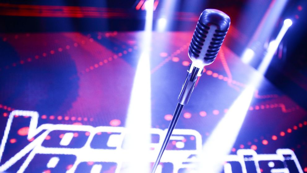 ASTAZI incepe sezonul sase Vocea Romaniei. In exclusivitate pe voyo.ro ai ocazia sa vezi primele zece minute din show