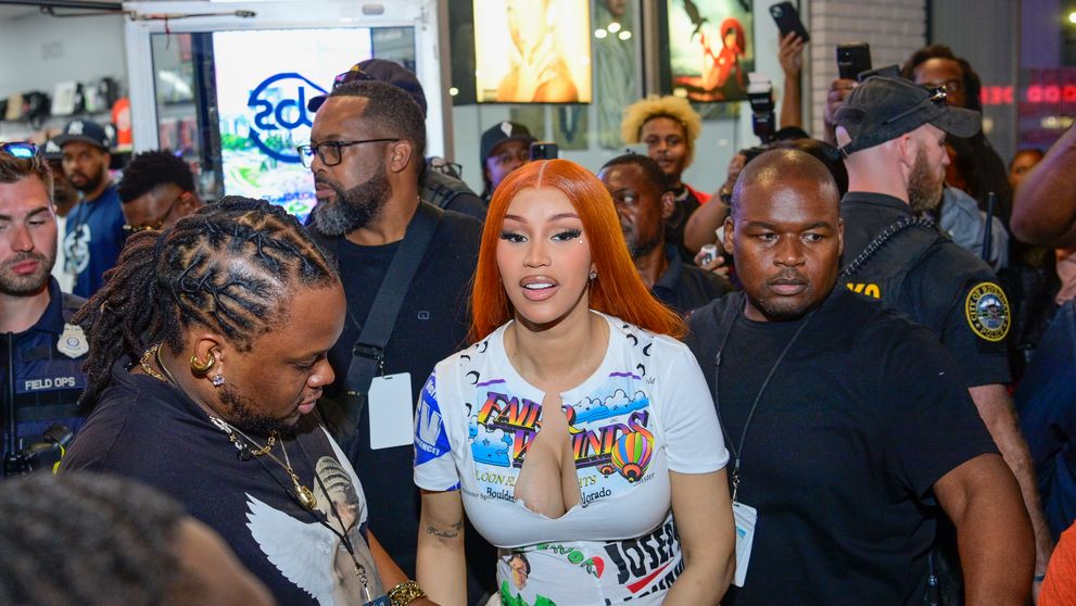 Cardi B, devastată după ce a pierdut 13.000 de dolari la toaletă: „Nu recomand nimănui”