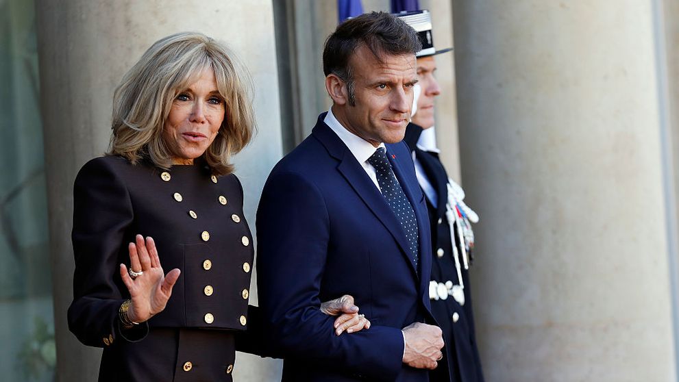 Cum arăta Brigitte în tinerețe, când l-a fermecat pe Emmanuel Macron, elevul pasionat de teatru care avea să devină președinte! Imagini rare din trecutul Primei Doamne a Franței
