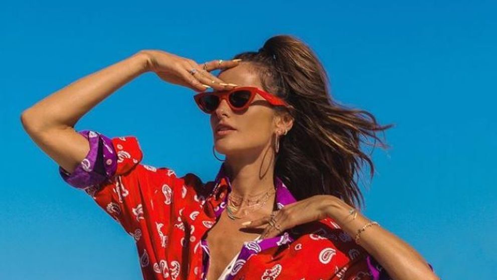 Izabel Goulart a încins nisipul din St. Barts! Imaginile care i-au adus peste 150.000 de like-uri