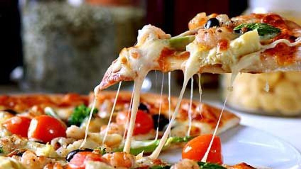 O femeie a mancat numai PIZZA timp de 31 de ani! Ce ar putea sa o OMOARE