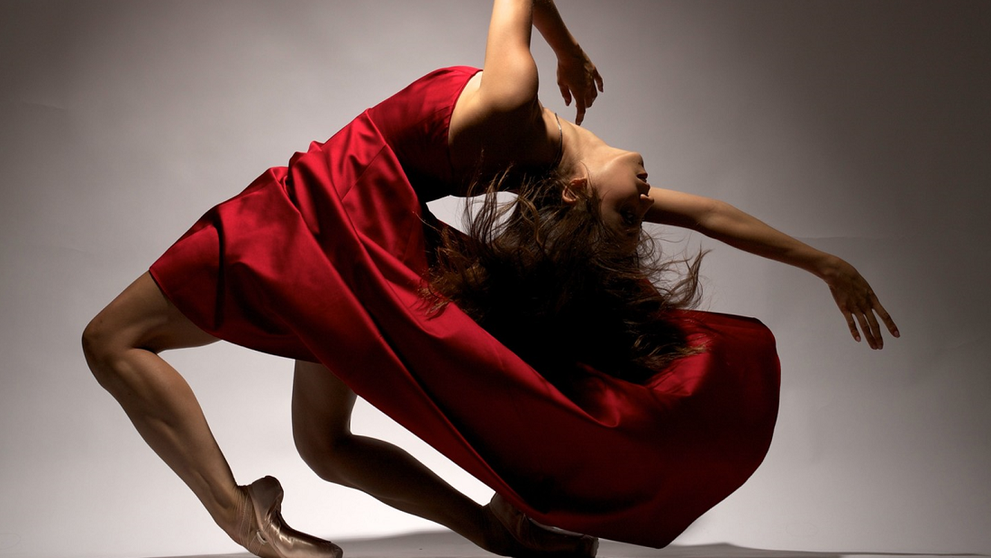 Balerina fizician care dansează cu roboții vine în România. Merritt Moore, speaker vedetă la GoTech World
