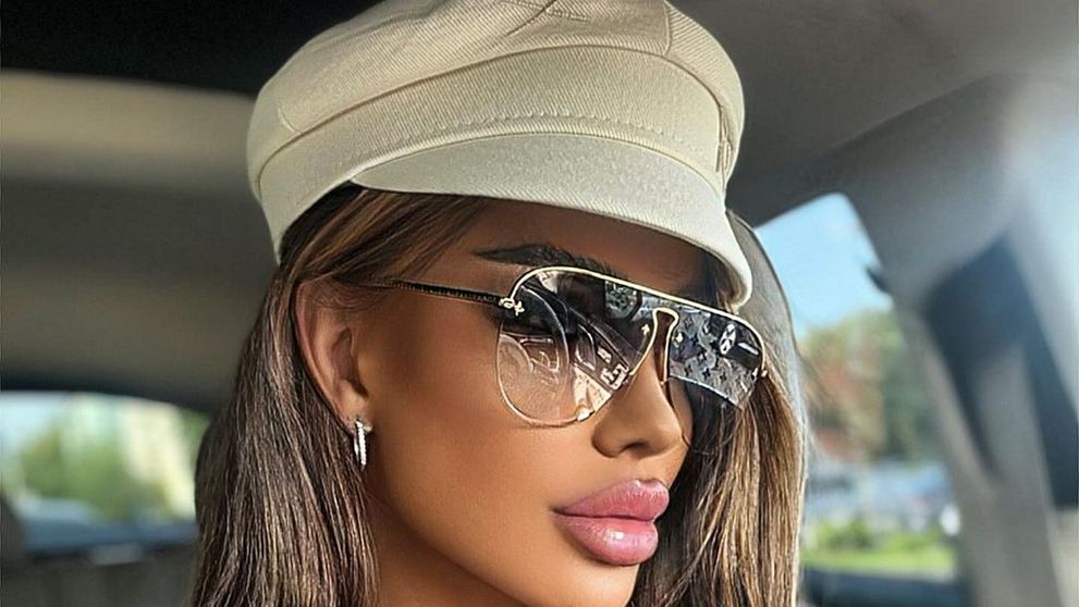 Bianca Drăgușanu și-a făcut o nouă intervenție estetică și le-a arătat fanilor cum arată acum. Fosta prezentatoare a apelat la procedura ”cat eye”
