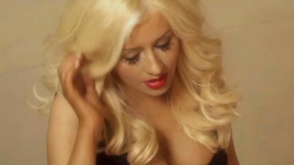 Christina Aguilera se dezbraca in noul ei videoclip. Imaginile pe care fanii nu le vor uita prea curand