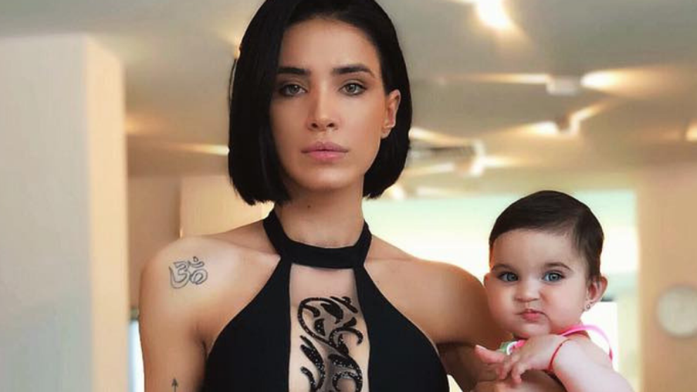 Cum le răspunde Adelina Pestrițu celor care o critică pentru că i-a făcut cont de Instagram fiicei ei