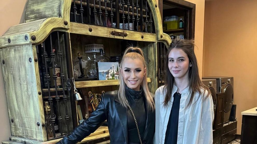 Rebecca, fiica Anamariei Prodan, detalii din culisele vieții personale:„Eu mereu am fost un pic mai diferită decât mama și Sarah”
