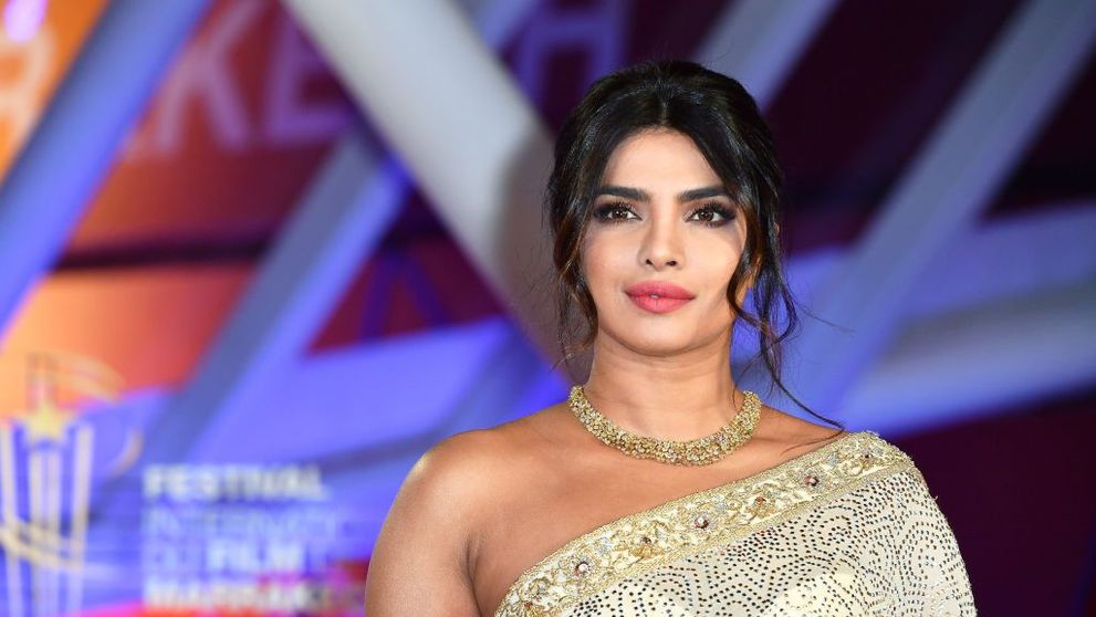 Priyanca Chopra și-a amuzat fanii cu o poză adorabilă a cățelușei sale. Cum a fost surprinsă pe străzile din Londra