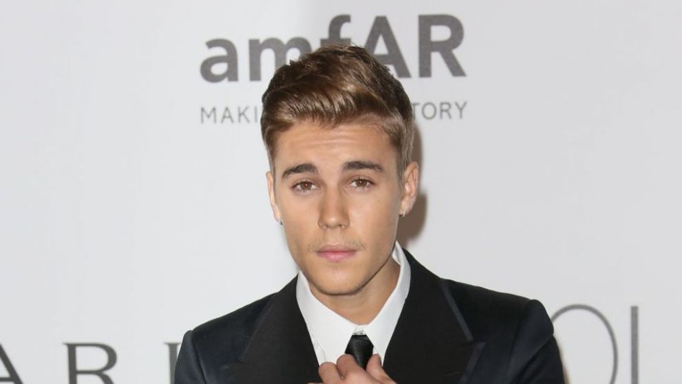 Dupa ce si-a innebunit fanele cu abdomenul, Justin Bieber uimeste din nou. Cum arata artistul dupa o schimbare de look