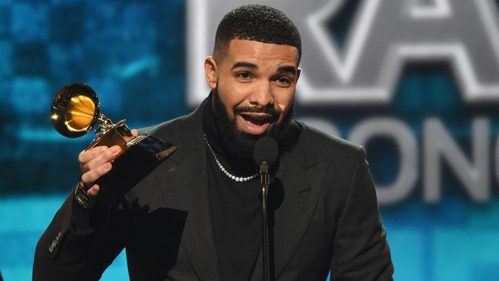 Drake și-a luat husă de telefon din aur alb și diamante, de 400.000 de dolari. Cum arată aceasta