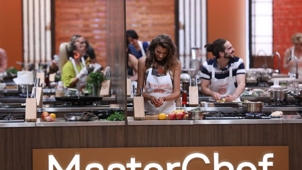 Chefii au decis. Caroline și Daniela merg la duel în urma probei pe echipe