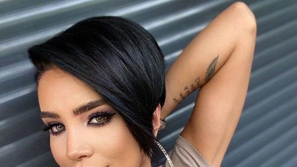 Adelina Pestrițu, schimbare de look? S-a fotografiat cu perucă și a primit 20.000 de like-uri
