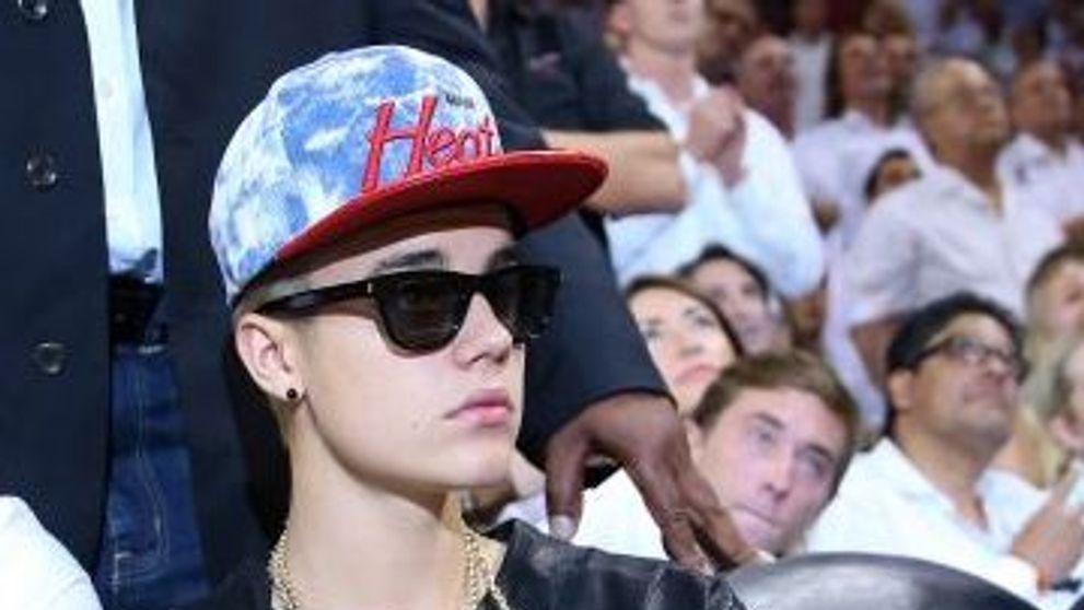 Justin Bieber, ironizat pentru ultima sa aparitie in public. S-a purtat ca o 