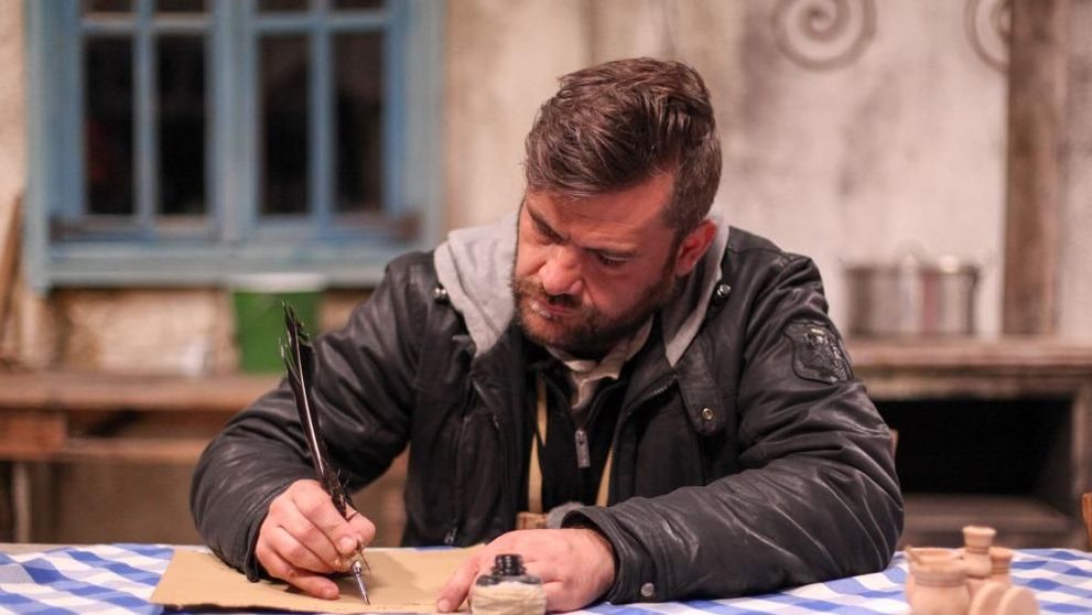 Viorel Sipos a parasit cu cantec Ferma vedetelor!