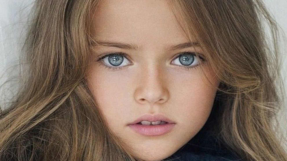 Kristina Pimenova nu mai e cea mai frumoasă fetiță din lume. Cum arată cea care a detronat-o
