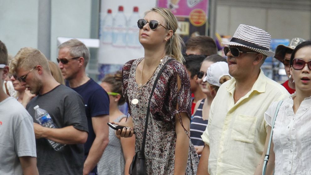 Se relaxeaza alaturi de familie. Cum a fost surprinsa Maria Sharapova in plin scandal de dopaj