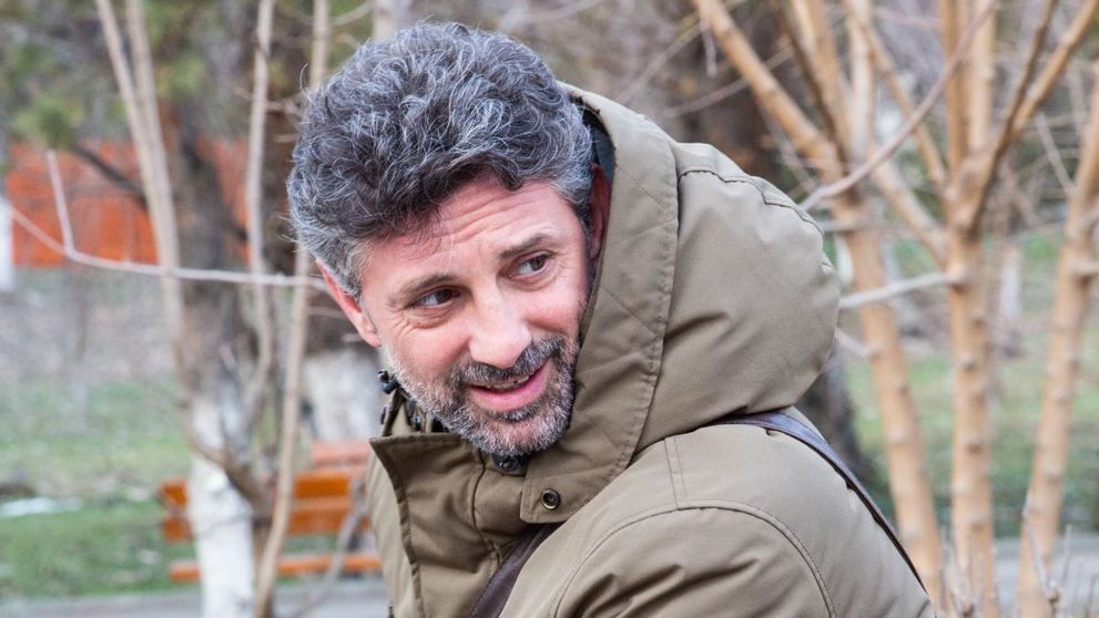 Andi Vasluianu, de nerecunoscut de 1 Martie. „Mult prea tinerel așa, profu’!”