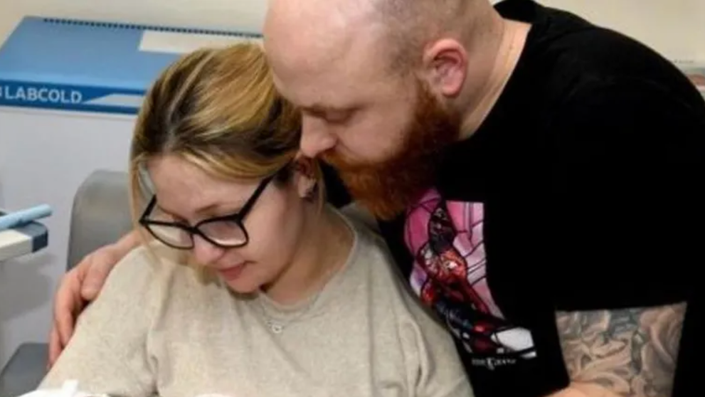 Un bebeluș de 13 zile a murit, după ce operația de cezariană a fost amânată. Cu ce afecțiune a fost diagnosticat imediat după ce a venit pe lume: „Necesitând resuscitare și intubație”
