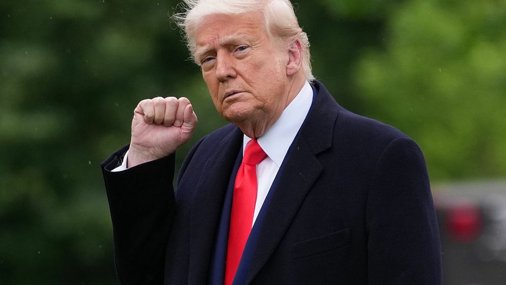 Donald Trump și-a lansat propria linie de parfumuri cu esență de „putere și succes”. Cât costă și cum arată colecția de lux