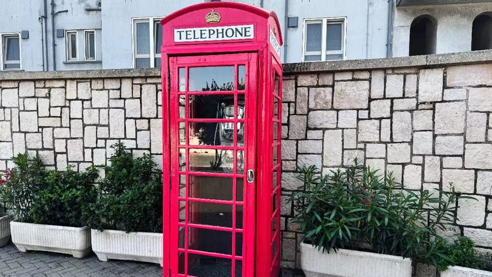 Biletul de 28 de cuvinte lăsat de un bărbat într-o cabină telefonică. Scrisoarea lui a uimit o țară întreagă. Ce scria