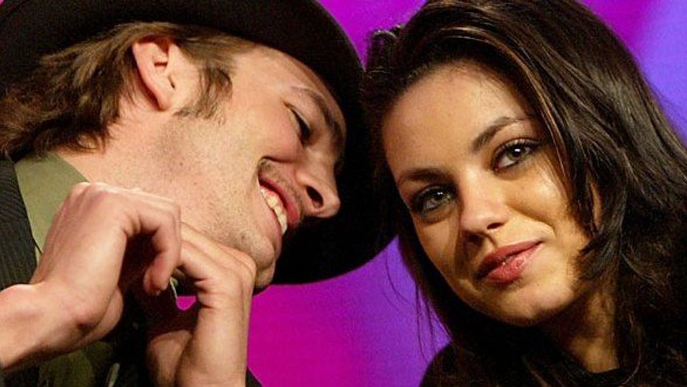 Mila Kunis si Ashton Kutcher se pregatesc de casatorie. Ca sa se poata insura cu ea, el e dispus sa plateasca 90 de milioane de dolari