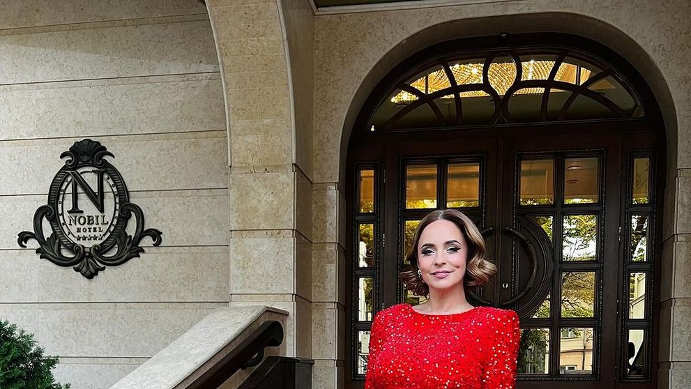 “Prea frumoasă pentru vremurile astea!” Andreea Marin, fermecătoare la o gală umanitară din Chișinău