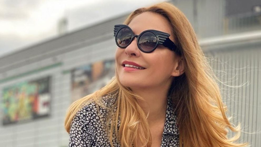 Adina Buzatu se bronzează fără sutien la Vama Veche. „Probabil ultima zi de plajă sezonul acesta”