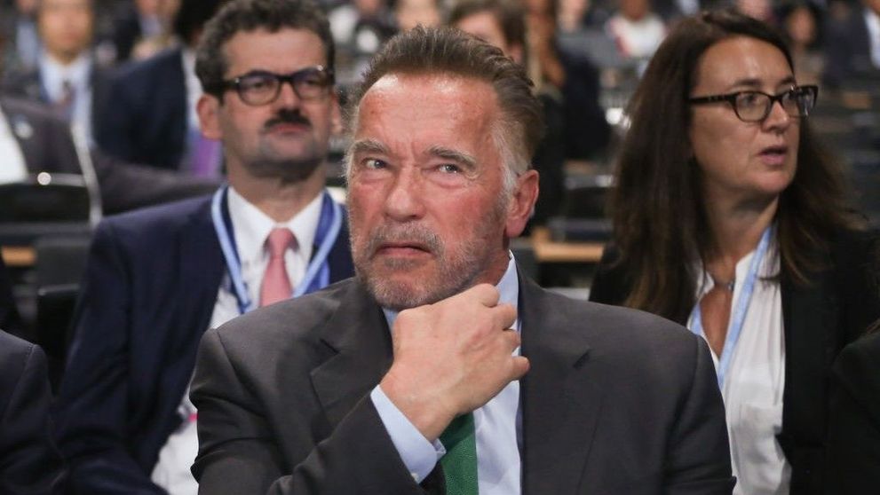 Asta-i bună! Ce ar face Schwarzenegger dacă s-ar putea întoarce în timp ca Terminator