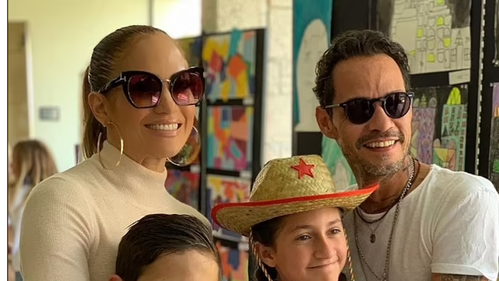 Imagini rare cu fiul de 17 ani al lui Jennifer Lopez. Adolescentul seamănă perfect cu tatăl lui, Marc Anthony