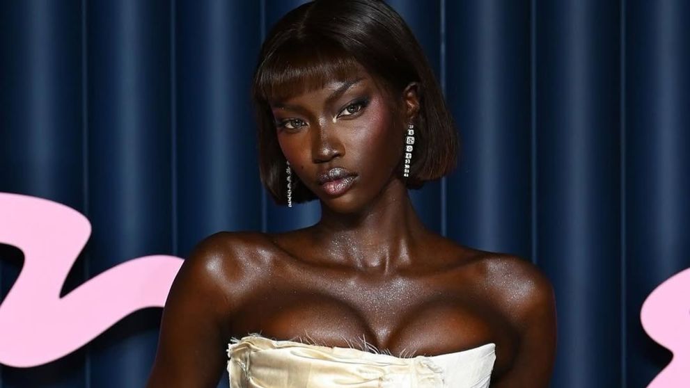 Arată ca o zeiță și face furori pe podium! Ea le-a detronat pe Gigi Hadid și Kendall Jenner. Este cel mai bine plătit fotomodel din lume