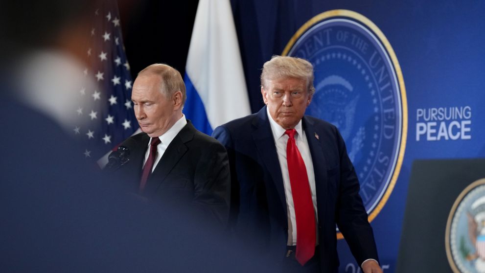 Un expert în limbajul trupului dezvăluie ce s-a întâmplat cu adevărat la summit-ul dintre Trump și Putin. ”Și-a flexat mușchii”