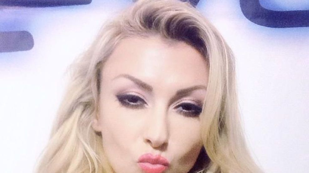 Andreea Balan, imagine pe placul tuturor barbatilor. S-a fotografiat doar in lenjerie intima si a publicat poza pe net