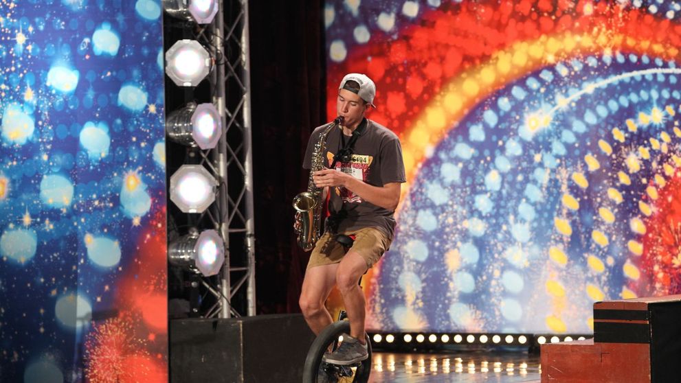 Ioan Bugnar, saxofonistul pe monociclu: 