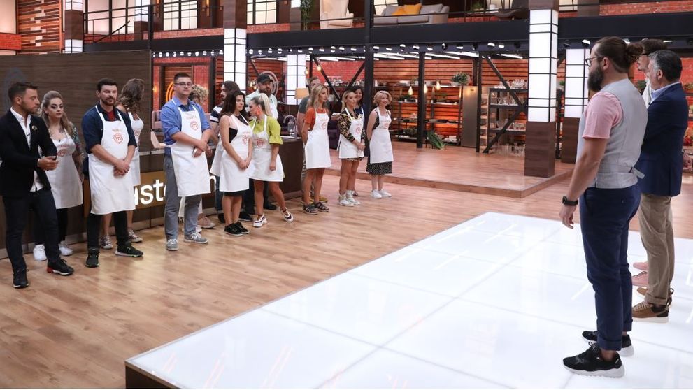 Joi seară, concurenții MasterChef trebuie să gătească același preparat, cu același plating, dar despărțiți de un zid