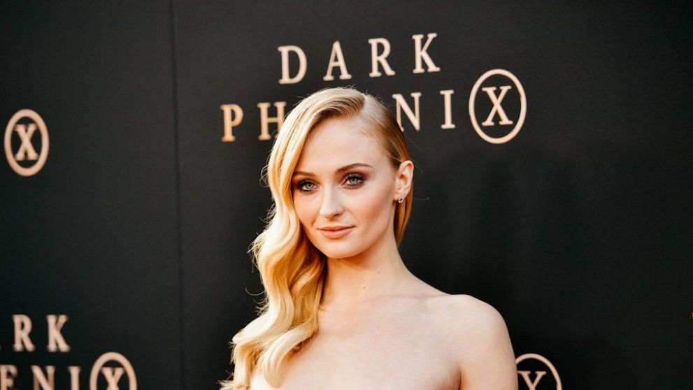 Sophie Turner, Sansa din Game Of Thrones, schimbată radical de când este însărcinată. Cum a fost surprinsă de paparazzi