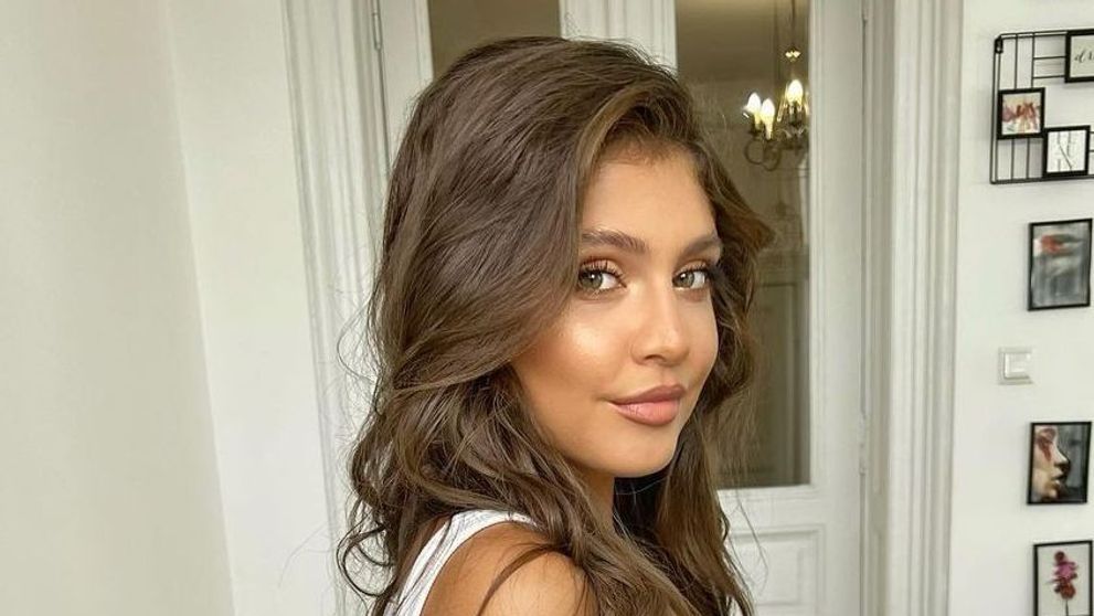 Elena Chiriac a făcut parada modei în vacanța din Mykonos. Ce ținute sexy a purtat