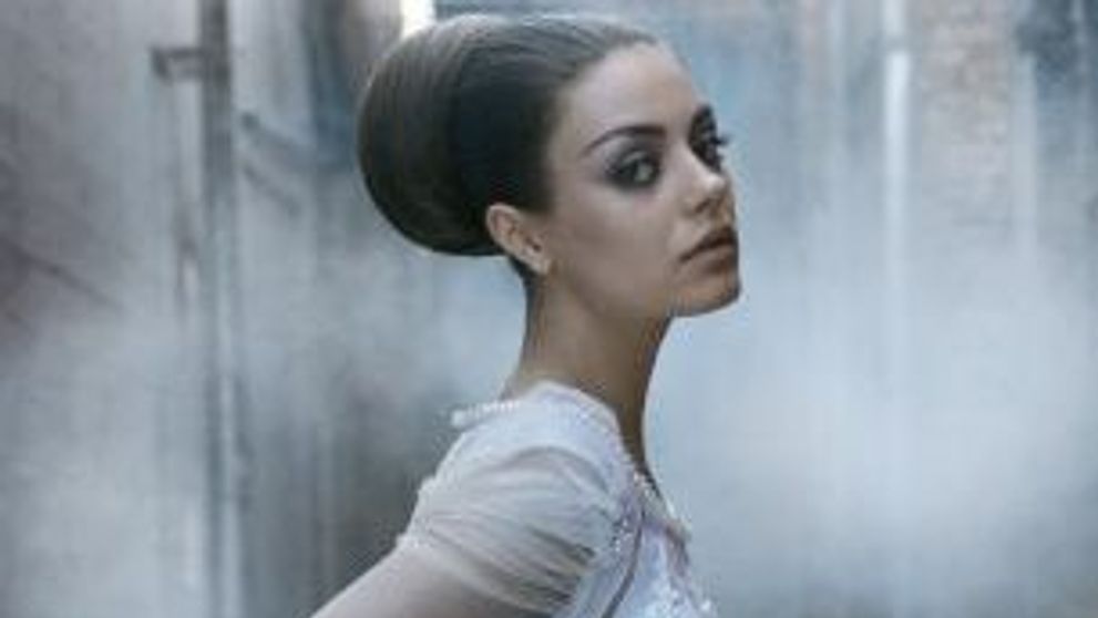 Mila Kunis - fermecatoare, frumoasa si sexy! FOTO