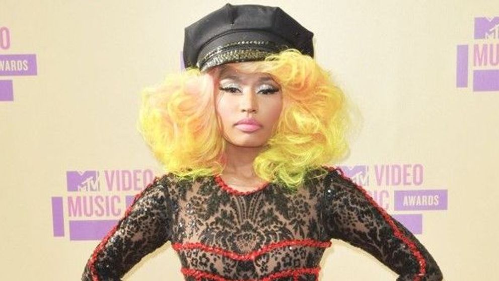 Nicki Minaj, aparitie dezastruoasa la editia din 2012 a galei VMA. Duminica, la MTV Romania, vezi cum va aparea anul acesta pe covorul rosu