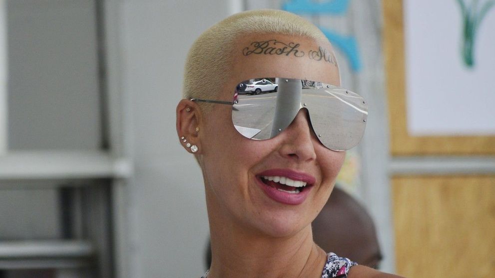 Putea bifa una dintre cele mai cuminți ieșiri în public, dar un detaliu a atras atenția. Ce au observat fanii lui Amber Rose