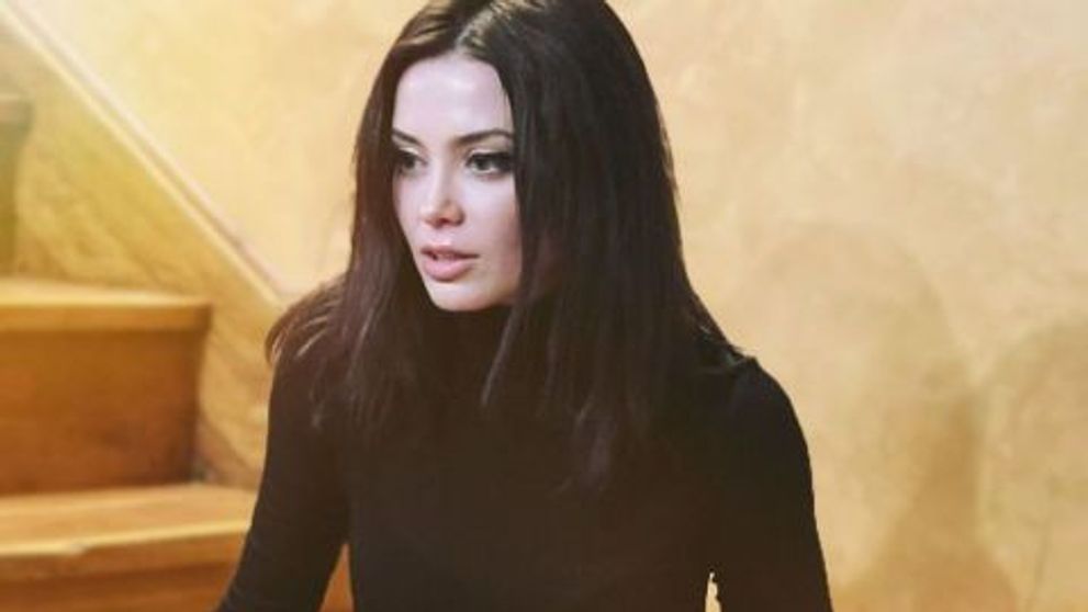 Anca Dumitra: 