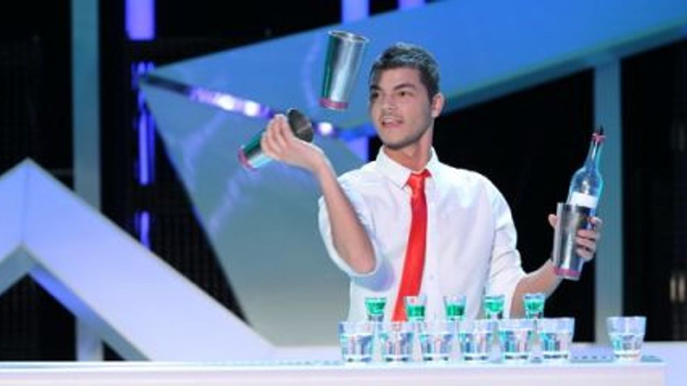 Valentin Luca, cel mai sexy concurent de la “Romanii au talent”  FOTO si VIDEO