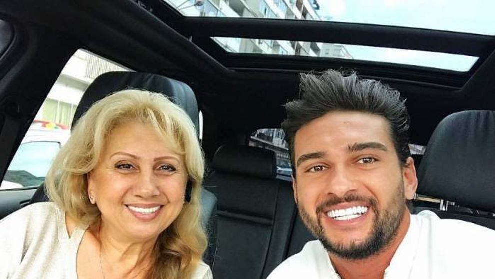 Mama lui Dorian Popa, prima reacție după ce artistul a fost prins conducând sub influența substanțelor interzise: „Eu sunt doar mămișor”