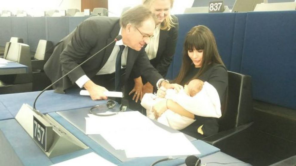 Elena Basescu, cu fiica sa in Parlamentul European: 