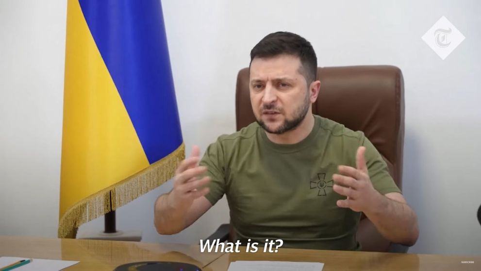 Ce reprezintă crucea de pe tricoul lui Volodimir Zelenski? Explicația spaniolilor după ce rușii au spus că e simbol nazist