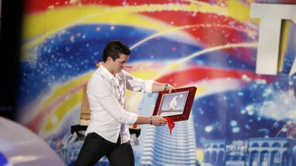 Lorenzo Cristian Stancu, de la “Romanii au talent”: dansator, stripper si magician! 