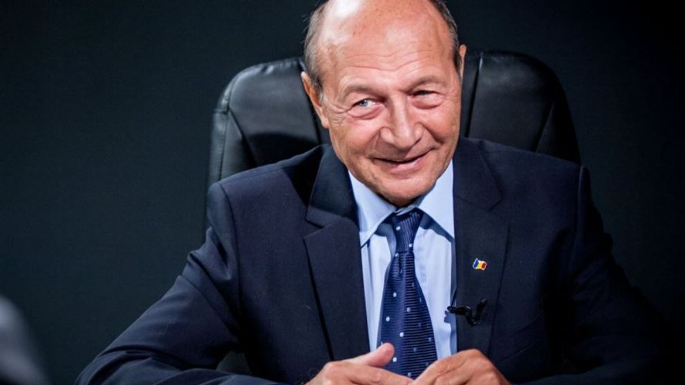 La 70 de ani, Traian Băsescu este un bunic fericit. S-a bucurat de aniversare în compania celor patru nepoți